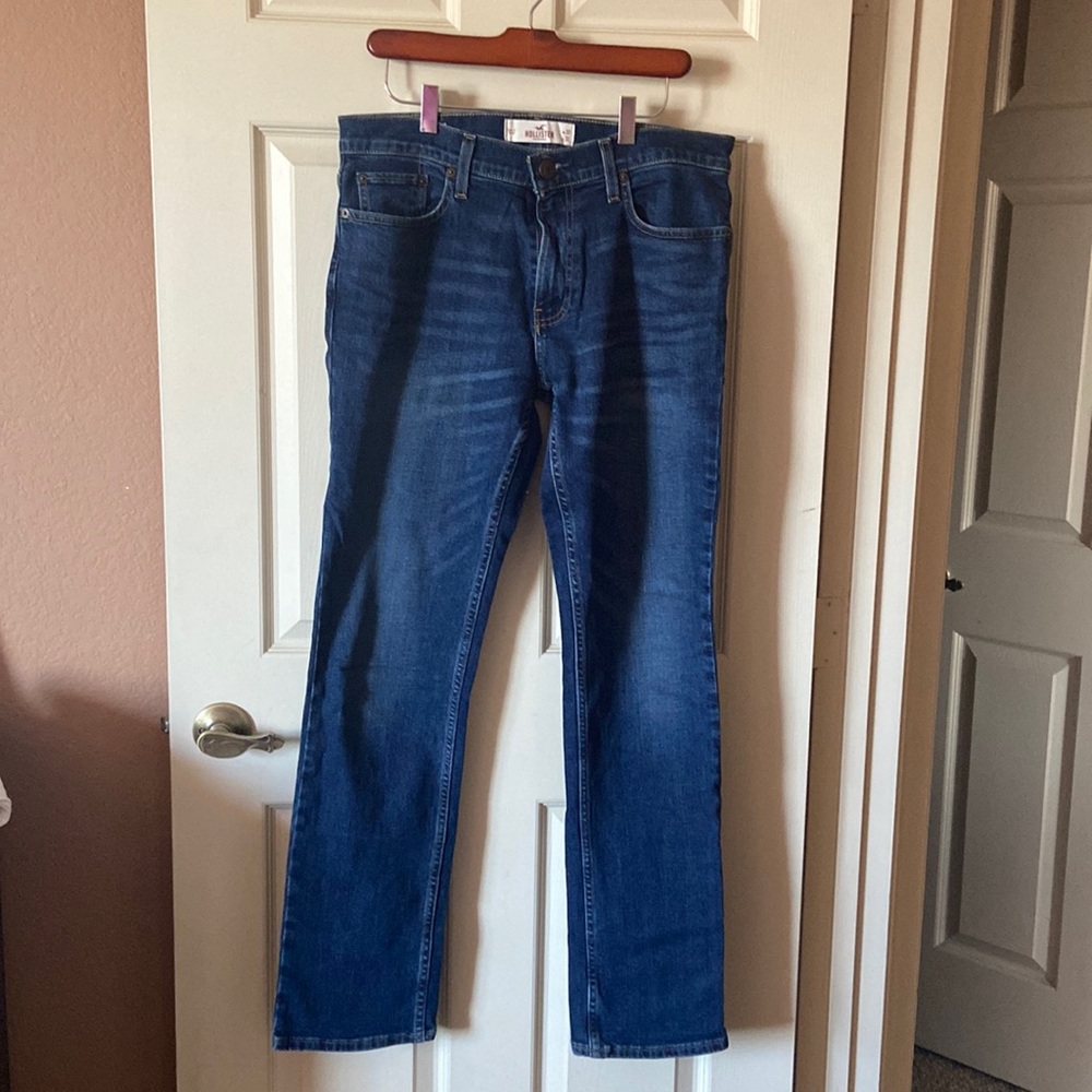 Mens Hollister blue jeans, barely worn, size w 32 L 32.